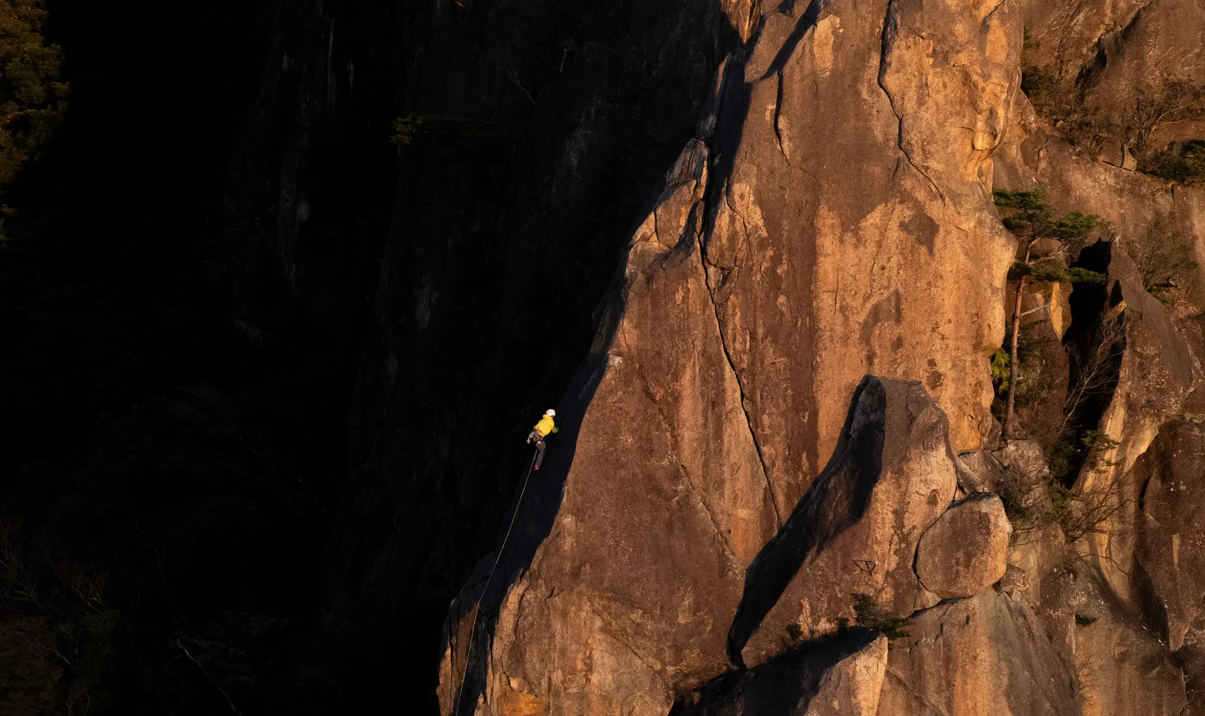 SUMMIT SERIES CLIMB